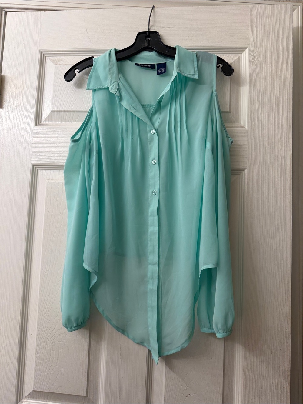 Sleeveless Collared Blouse in Mint Green